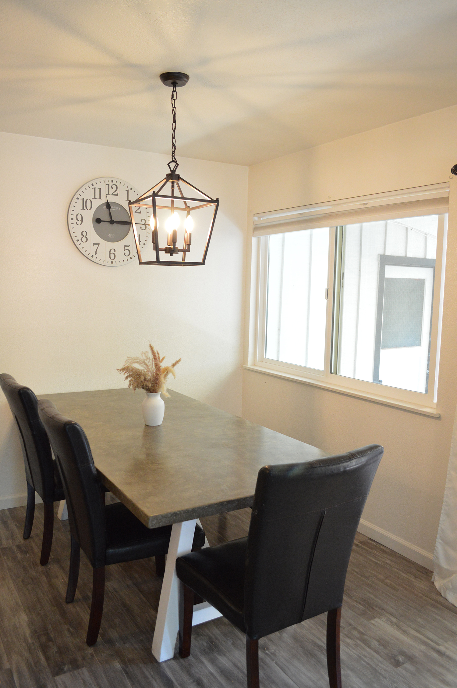 Ukiah, California, 95482, United States, 3 Bedrooms Bedrooms, ,2 BathroomsBathrooms,Residential,For Sale,1939917