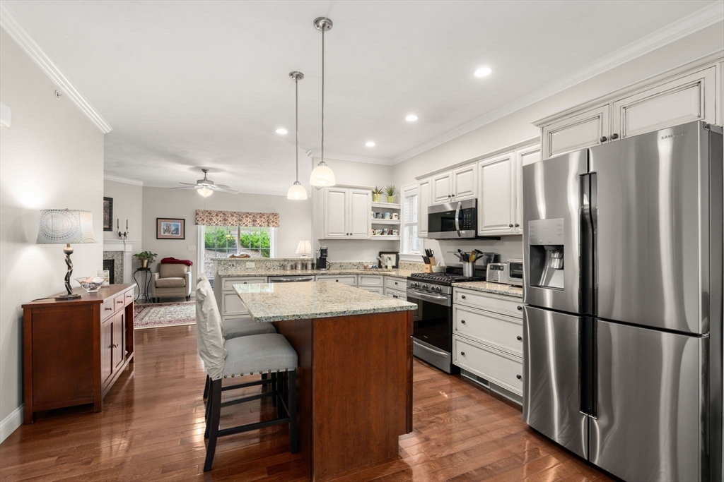 Bellingham, Massachusetts, 02019, United States, 2 Bedrooms Bedrooms, ,2 BathroomsBathrooms,Residential,For Sale,1938728
