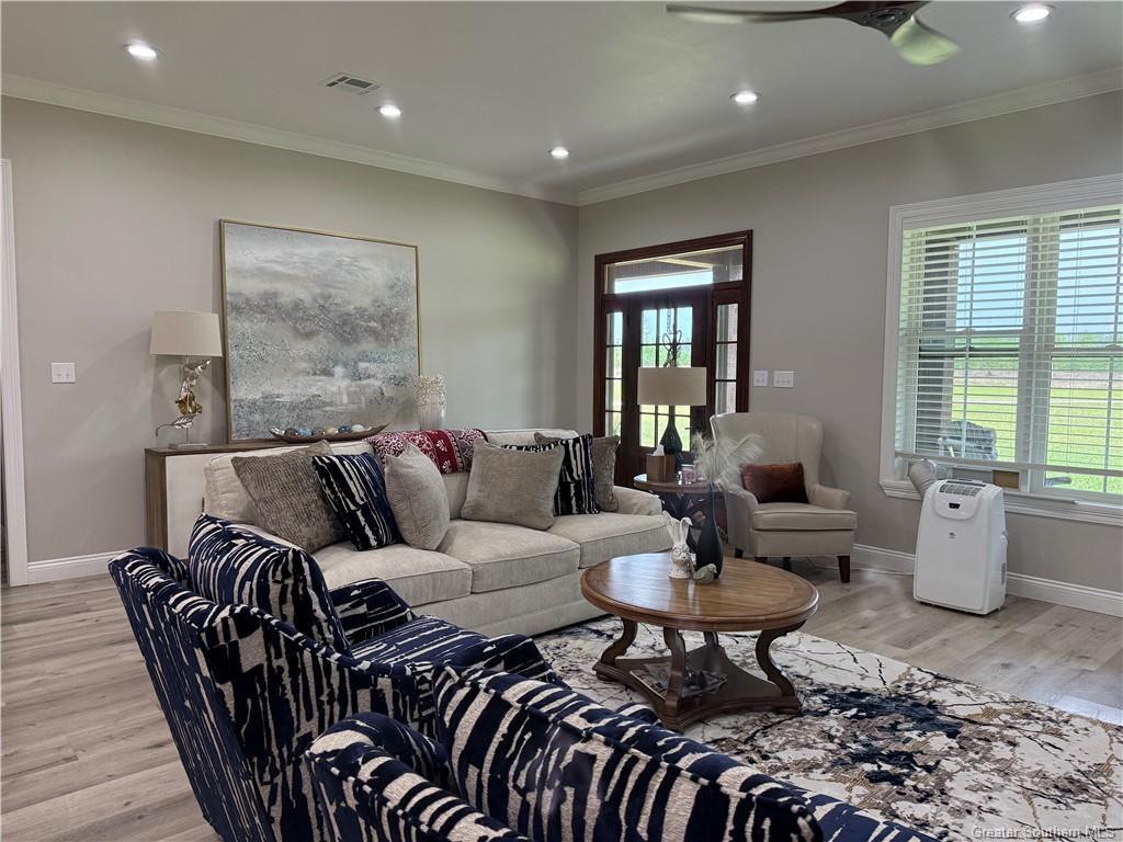 Dequincy, Louisiana, 70633, United States, 5 Bedrooms Bedrooms, ,3 BathroomsBathrooms,Residential,For Sale,1806422