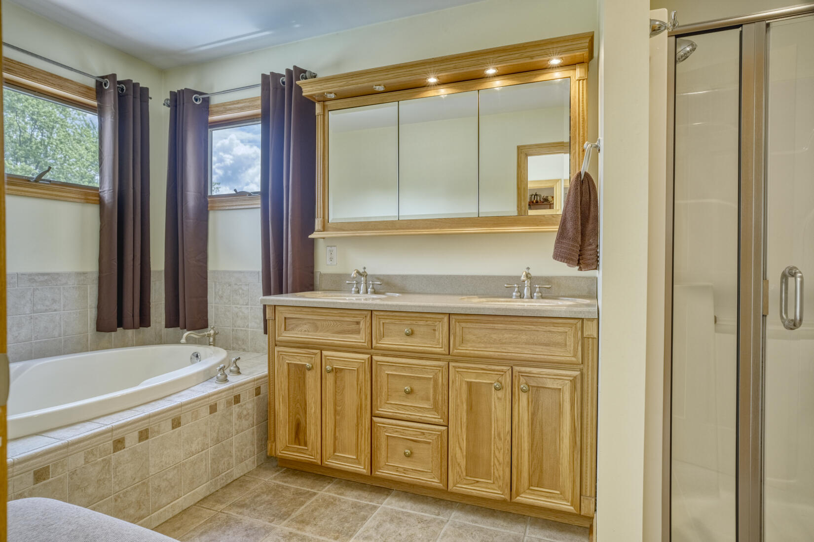 Dyer, Indiana, 46311, United States, 4 Bedrooms Bedrooms, ,3 BathroomsBathrooms,Residential,For Sale,1889773