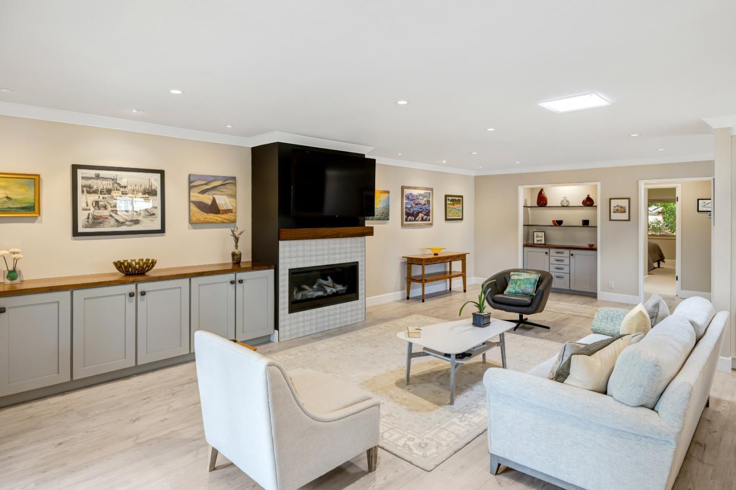 Monterey, California, 93940, United States, 3 Bedrooms Bedrooms, ,3 BathroomsBathrooms,Residential,For Sale,1947975
