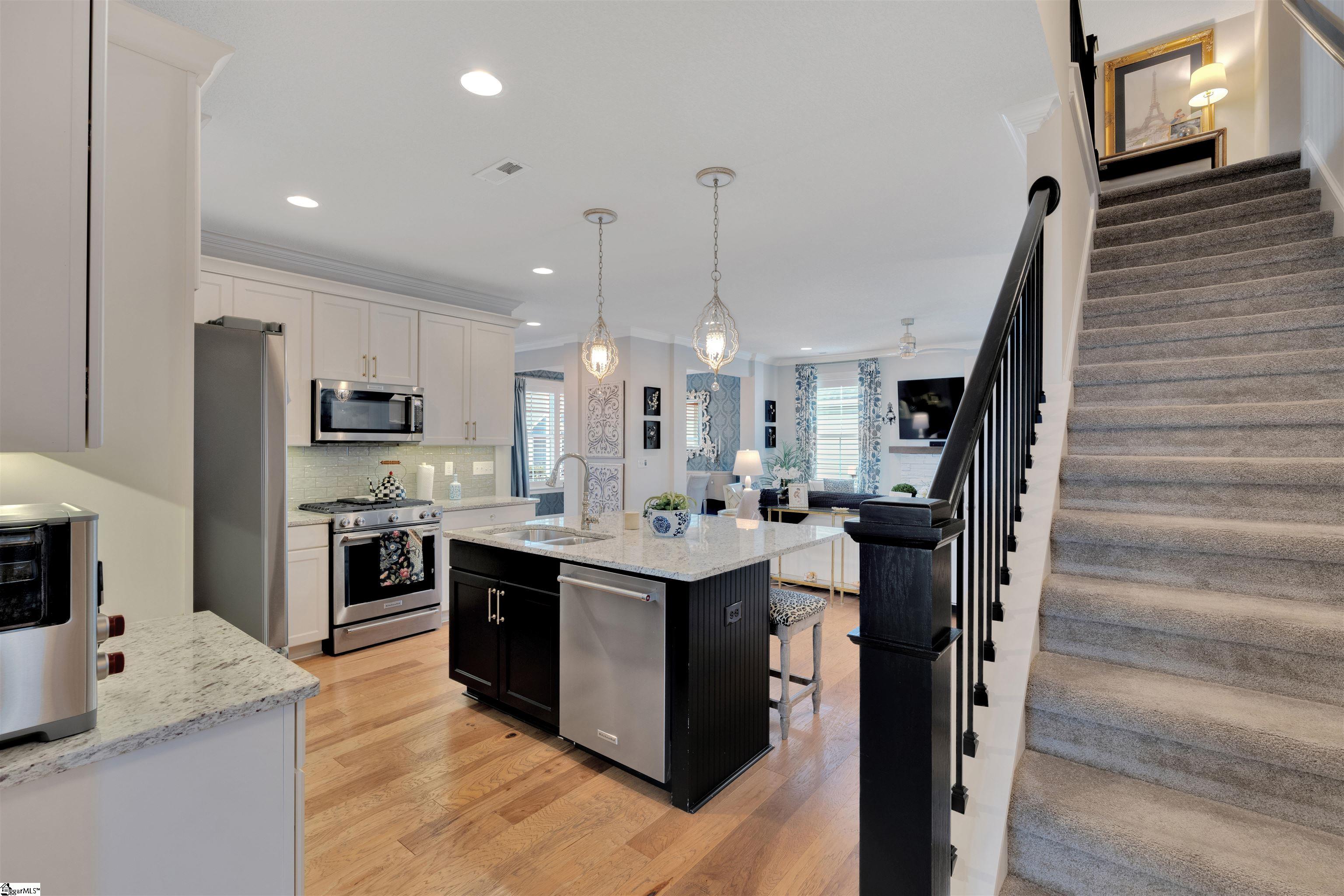 Greenville, South Carolina, 29607, United States, 3 Bedrooms Bedrooms, ,3 BathroomsBathrooms,Residential,For Sale,1865354