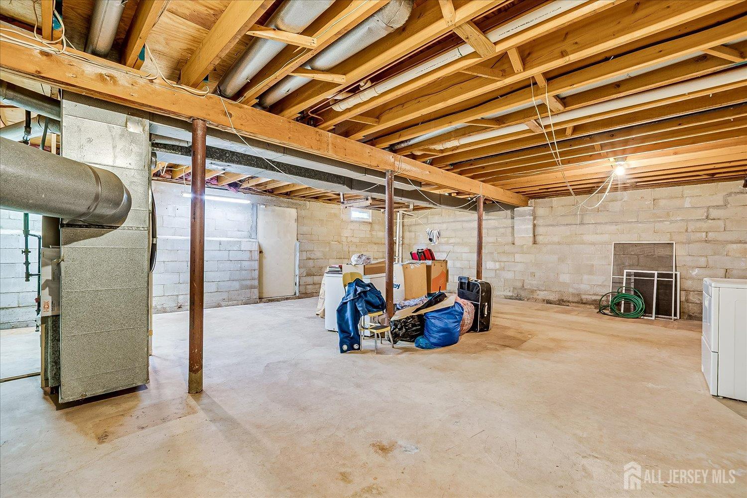 South Plainfield, New Jersey, 07080, United States, 4 Bedrooms Bedrooms, ,3 BathroomsBathrooms,Residential,For Sale,1934191