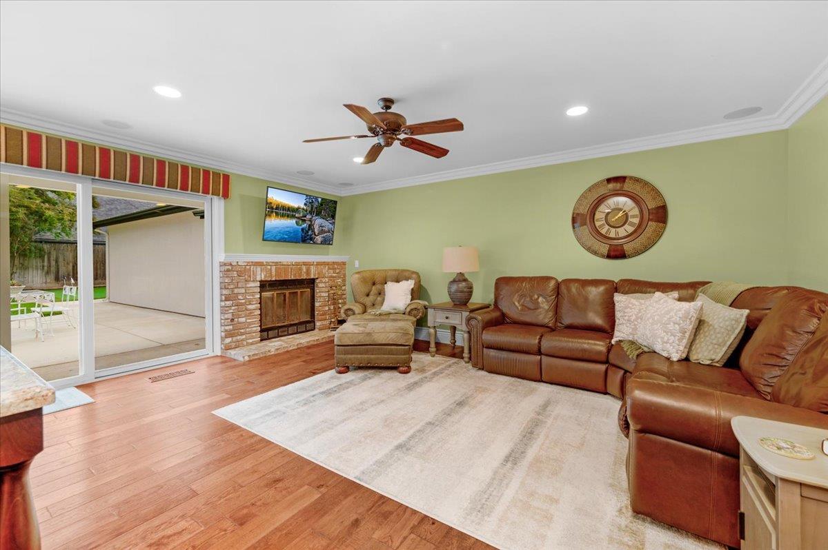 Visalia, California, 93277, United States, 4 Bedrooms Bedrooms, ,4 BathroomsBathrooms,Residential,For Sale,1973914