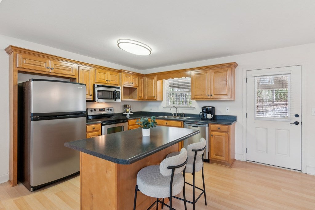 Blairsville, Georgia, 30512, United States, 4 Bedrooms Bedrooms, ,3 BathroomsBathrooms,Residential,For Sale,1913055