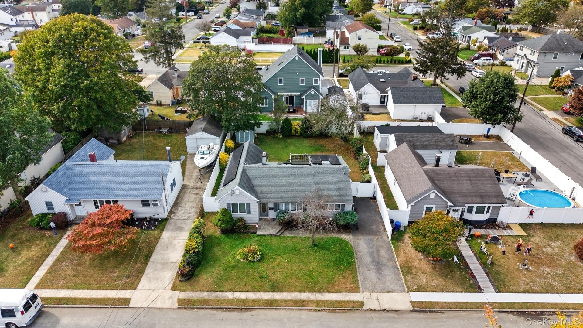 Lindenhurst, New York, 11757, United States, 3 Bedrooms Bedrooms, ,1 BathroomBathrooms,Residential,For Sale,1963707