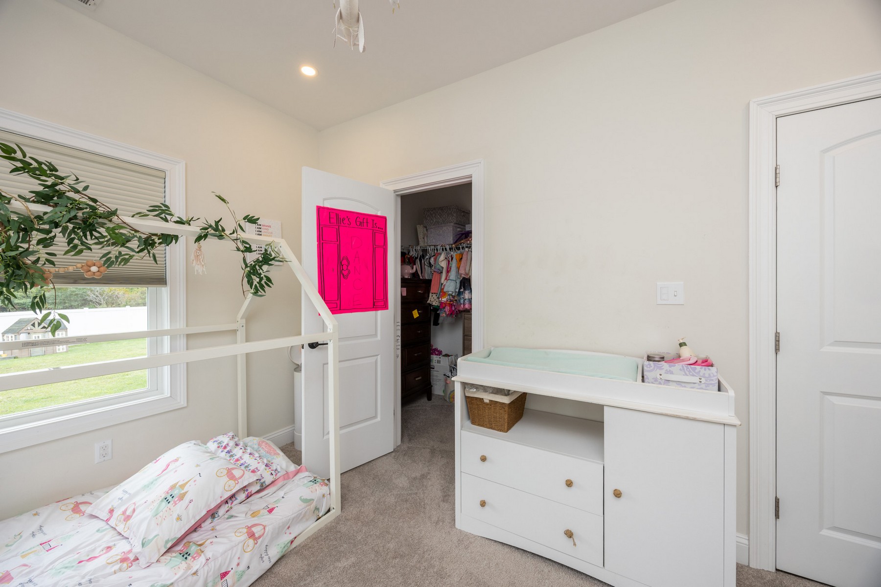  28 Queen Anne Court - 物件實景