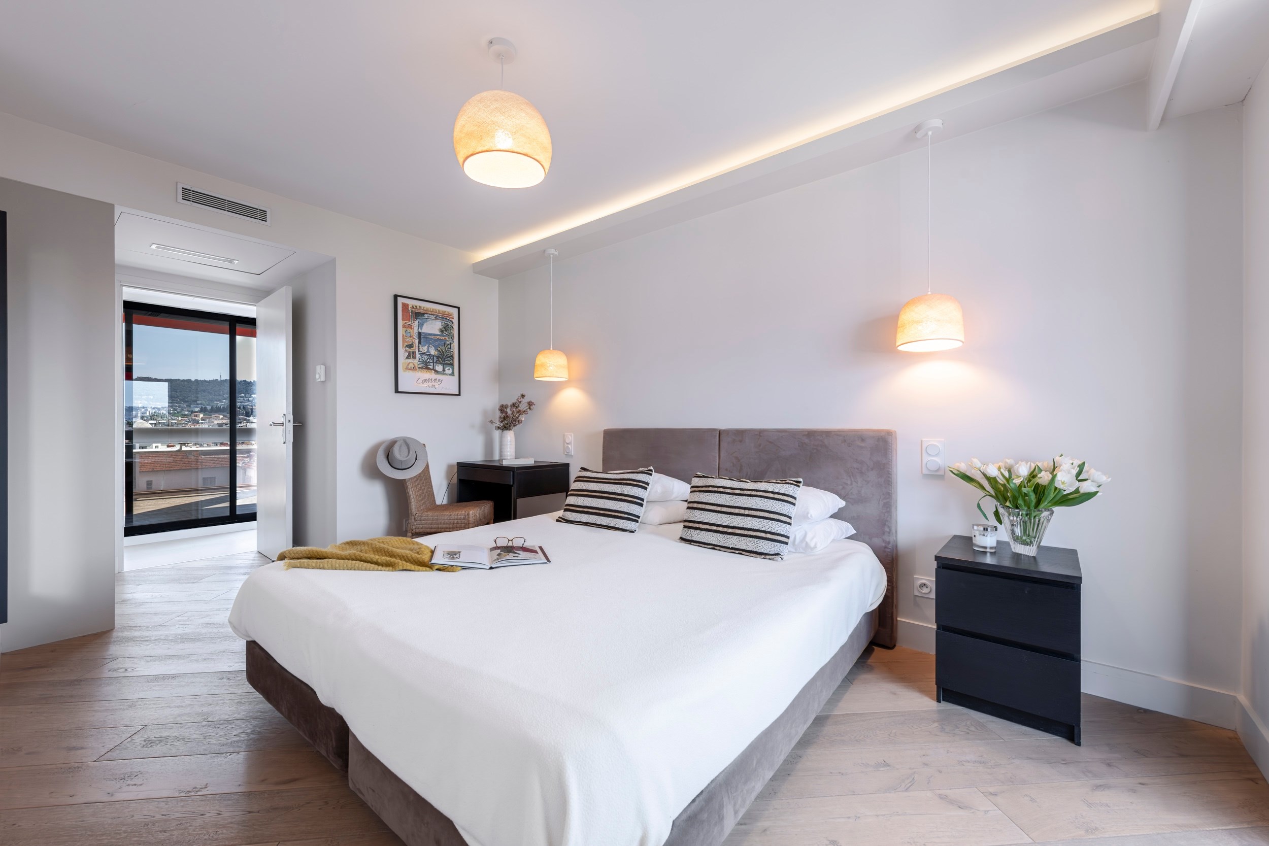  Nice Carré d’Or top floor 2 bedroom apartment with terrace and garage in luxury… - 物件實景