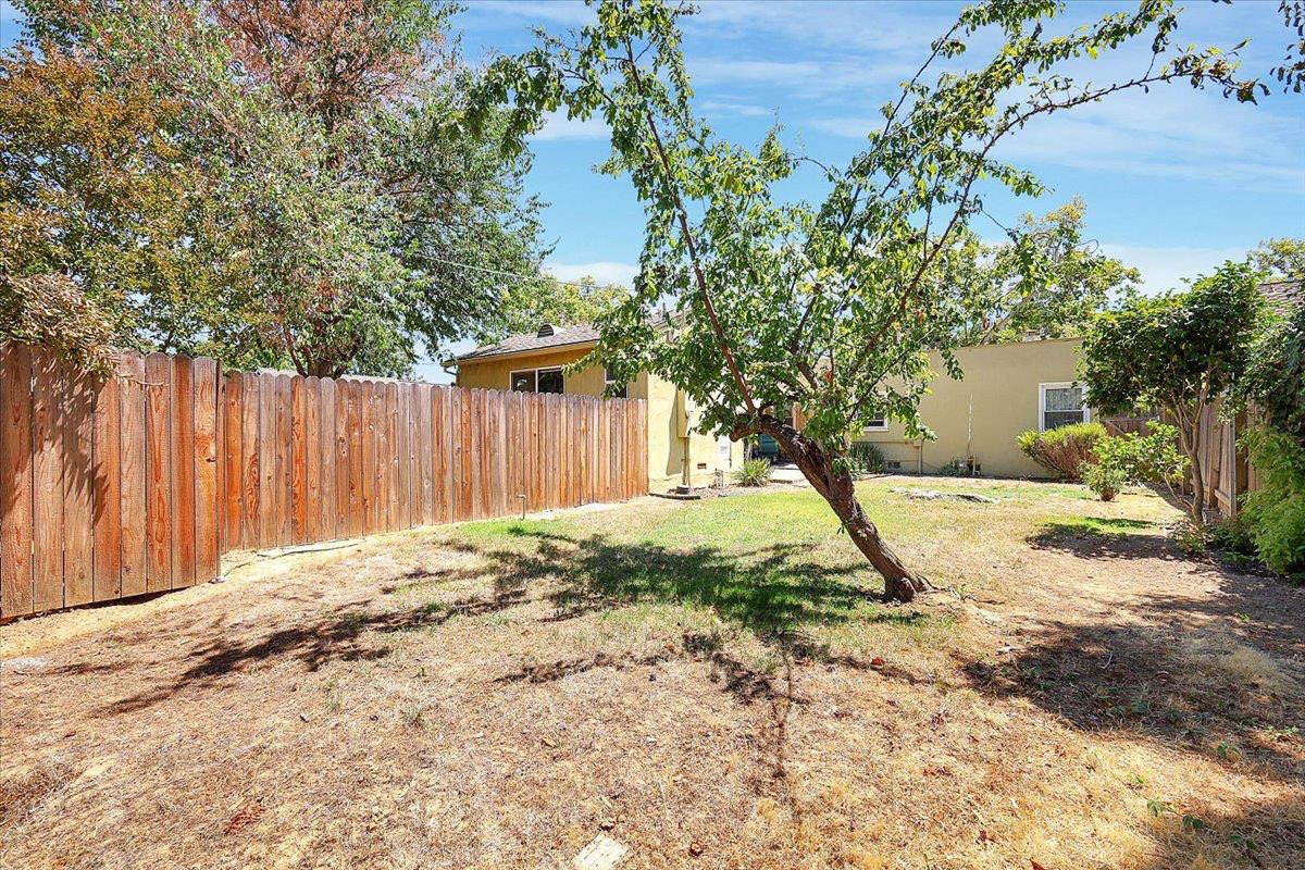 Sacramento, California, 95822, United States, 3 Bedrooms Bedrooms, ,2 BathroomsBathrooms,Residential,For Sale,1912719