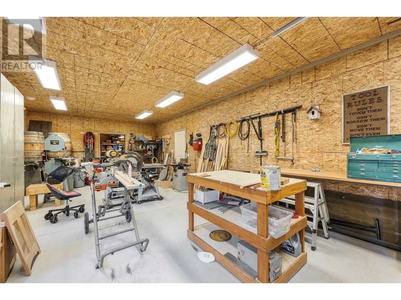 KELOWNA, British Columbia, V1P 1R7, CA, 5 Bedrooms Bedrooms, ,3 BathroomsBathrooms,Residential,For Sale,1837327