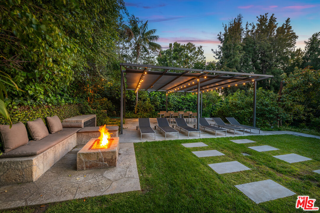 Los Angeles, California, 90077, United States, 5 Bedrooms Bedrooms, ,7 BathroomsBathrooms,Residential,For Sale,1827640