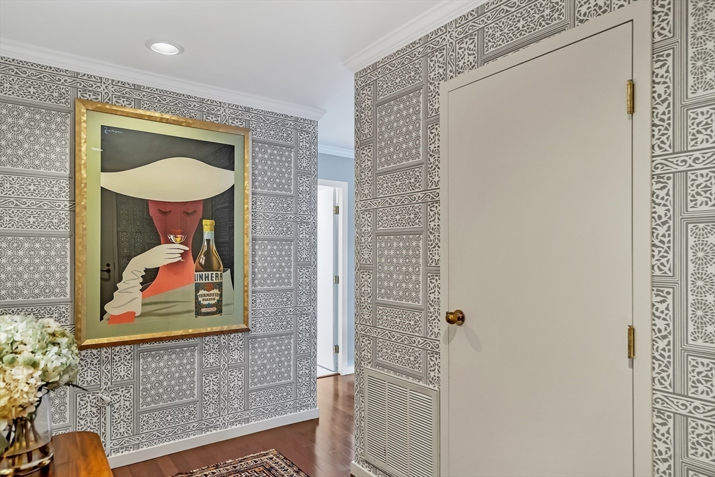 Cambridge, Massachusetts, 02141, United States, 2 Bedrooms Bedrooms, ,2 BathroomsBathrooms,Residential,For Sale,1913406