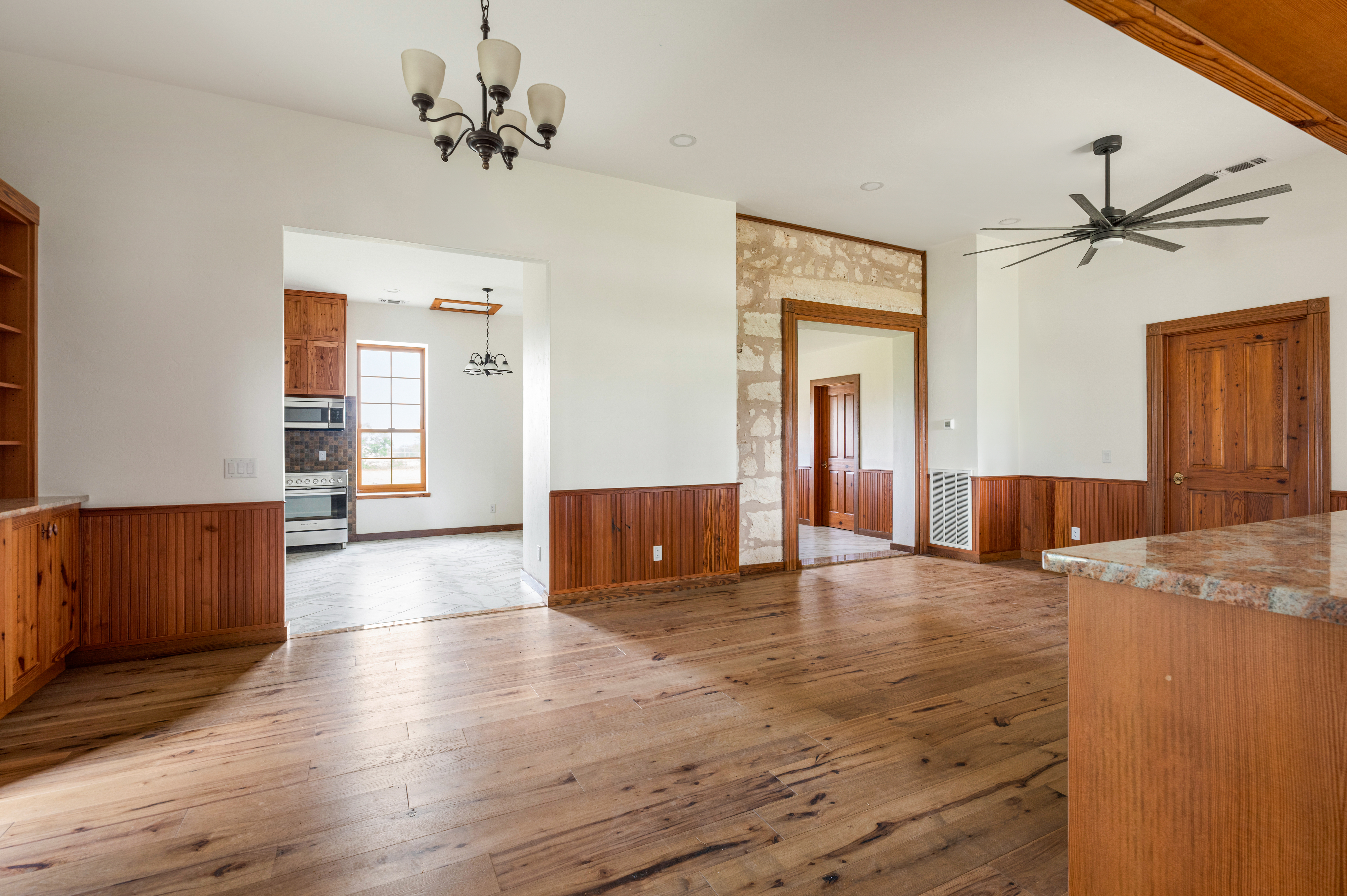  1461 South US Highway 87, Fredericksburg, TX 78624 - 物件實景