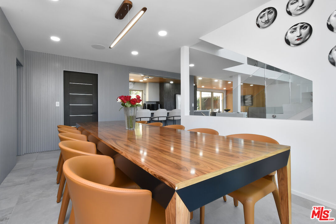 Sherman Oaks, California, 91403, United States, 4 Bedrooms Bedrooms, ,4 BathroomsBathrooms,Residential,For Sale,1794454