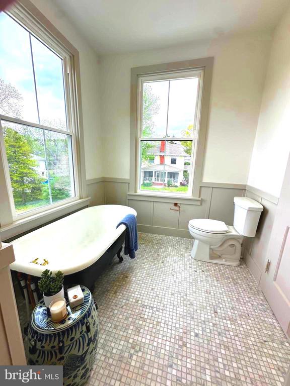 Trappe, Maryland, 21673, United States, 6 Bedrooms Bedrooms, ,4 BathroomsBathrooms,Residential,For Sale,1960951