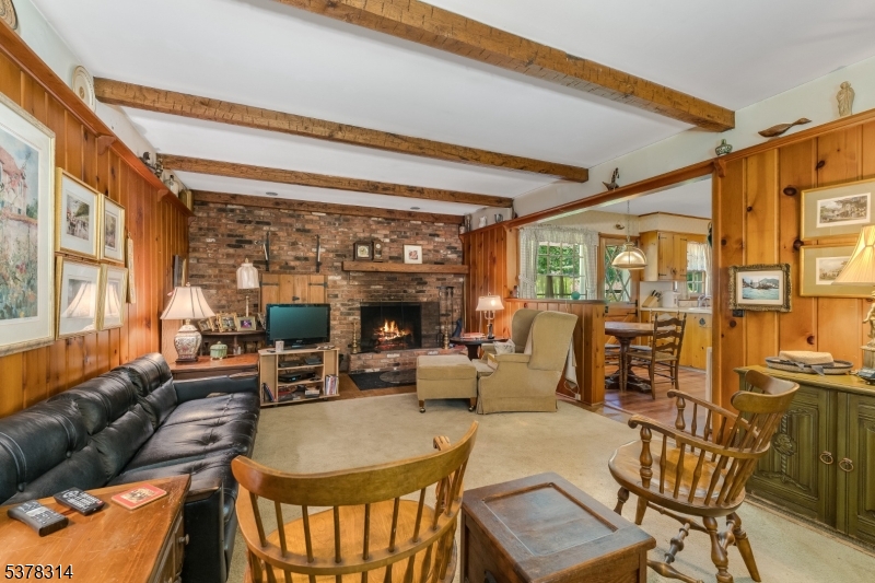Raritan Twp., New Jersey, 08822, United States, 3 Bedrooms Bedrooms, ,2 BathroomsBathrooms,Residential,For Sale,1917160