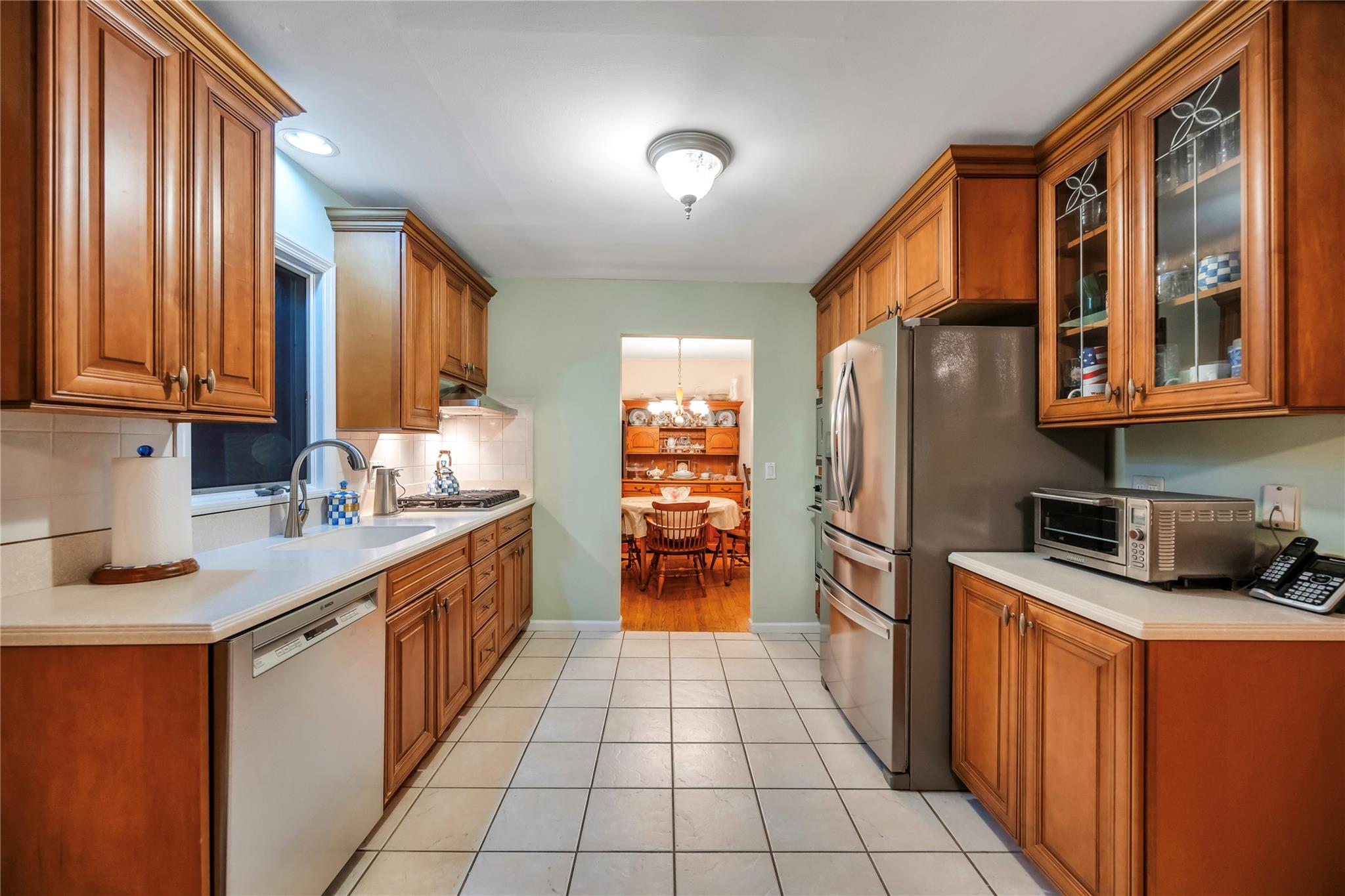 Hauppauge, New York, 11788, United States, 4 Bedrooms Bedrooms, ,2 BathroomsBathrooms,Residential,For Sale,1714342