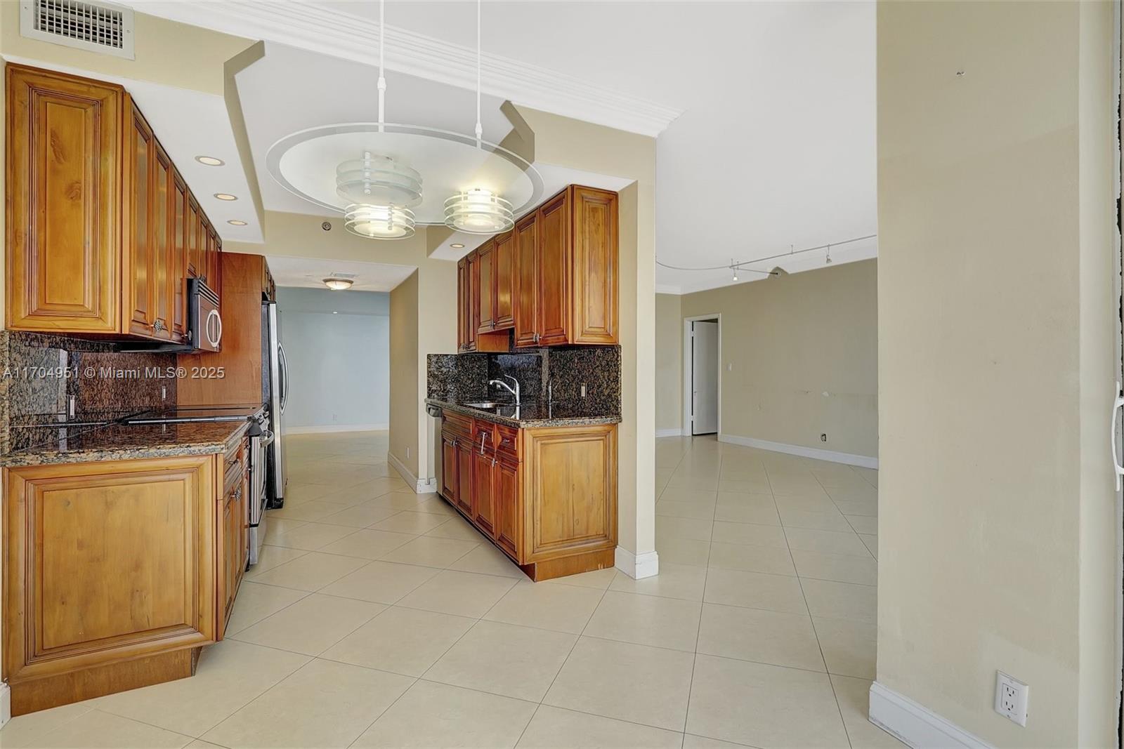 20281 E Country Club Dr Unit 2104, Aventura, Florida, 33180, United States, 2 Bedrooms Bedrooms, ,2 BathroomsBathrooms,Residential,For Sale,20281 E Country Club Dr Unit 2104,1668200