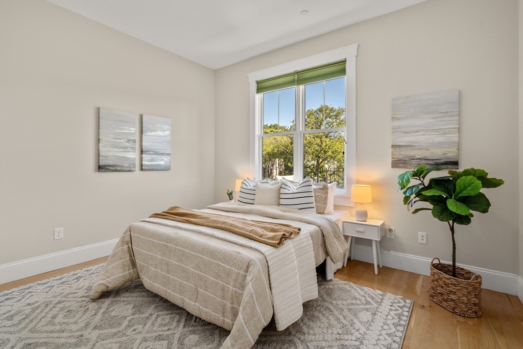 Somerville, Massachusetts, 02143, United States, 2 Bedrooms Bedrooms, ,2 BathroomsBathrooms,Residential,For Sale,1934181