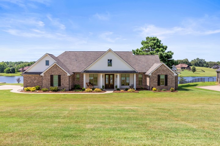 Lindale, Texas, 75771, United States, 3 Bedrooms Bedrooms, ,3 BathroomsBathrooms,Residential,For Sale,1938338