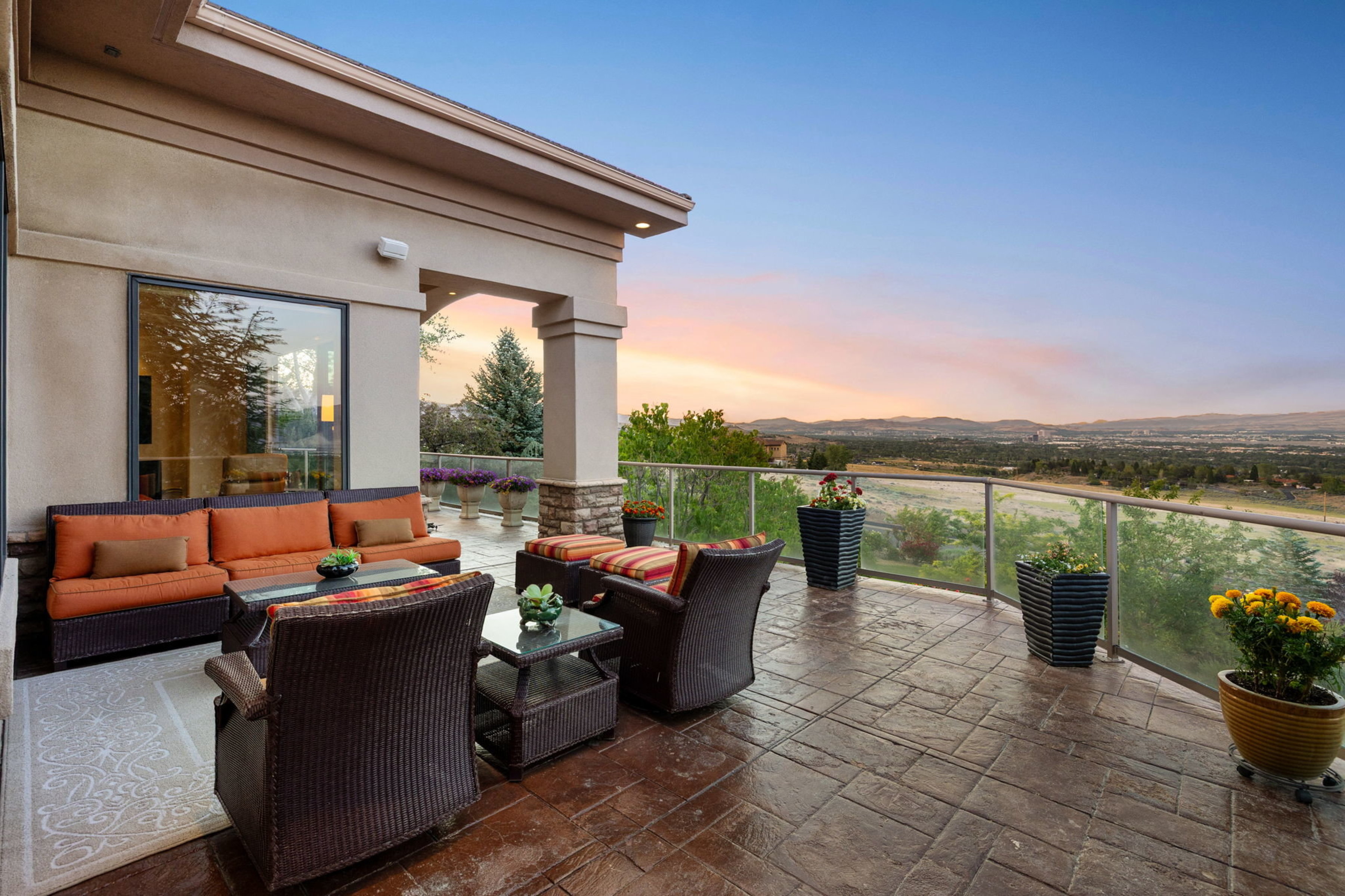  Stunning Custom Home with Breathtaking Views in Reno - 物件實景