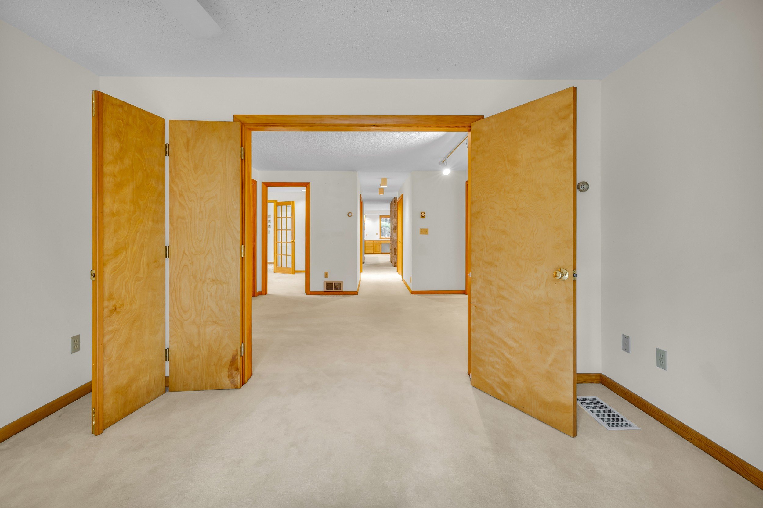 Granby, Connecticut, 06060, United States, 3 Bedrooms Bedrooms, ,3 BathroomsBathrooms,Residential,For Sale,1996436