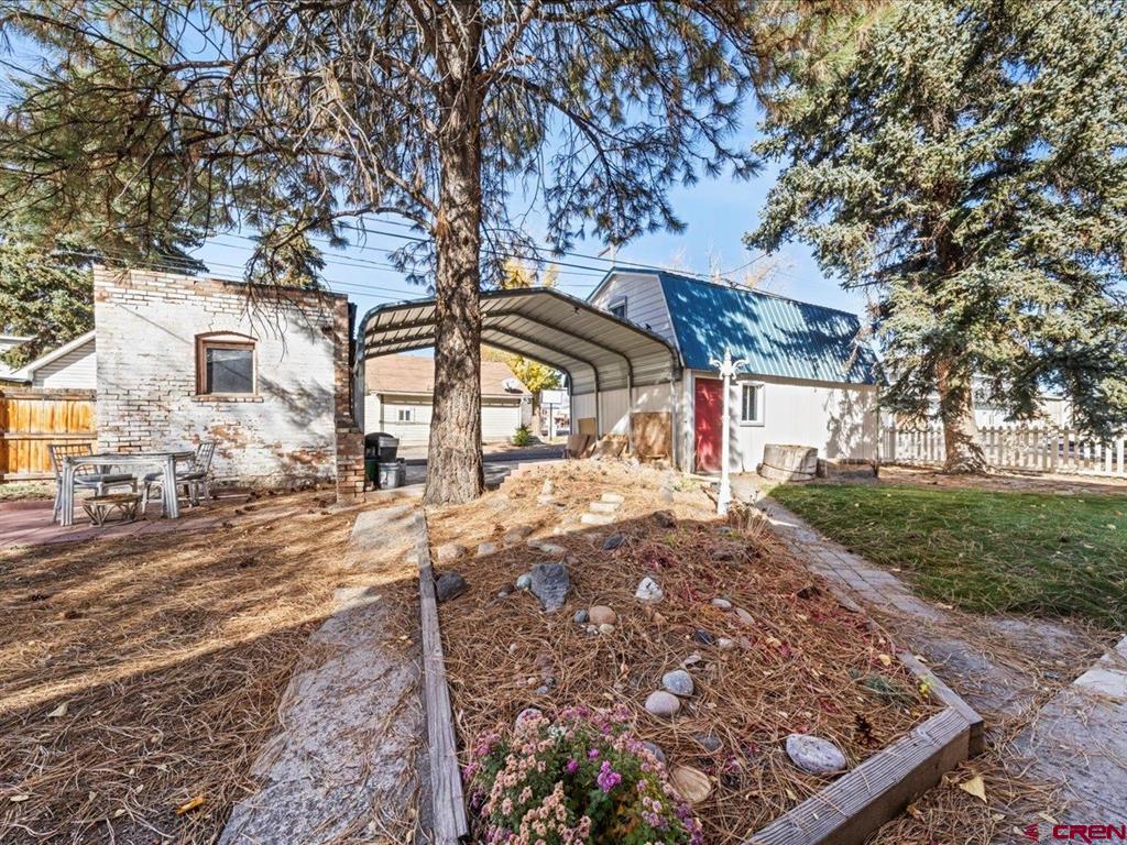 Montrose, Colorado, 81401, United States, 5 Bedrooms Bedrooms, ,1 BathroomBathrooms,Residential,For Sale,1994481