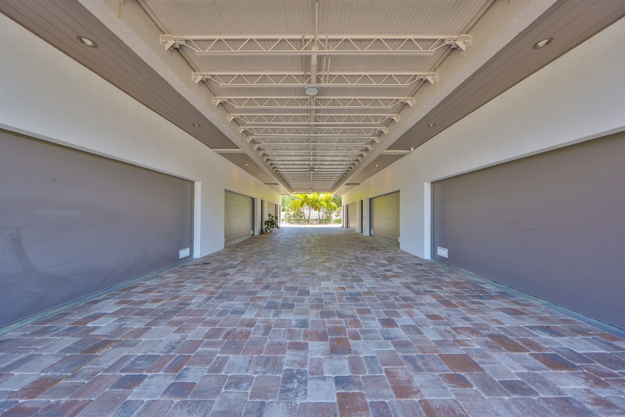 Tampa, Florida, 36611, United States, 3 Bedrooms Bedrooms, ,4 BathroomsBathrooms,Residential,For Sale,1931237