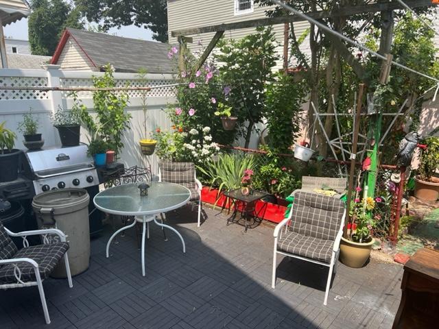 Briarwood, New York, 11435, United States, 3 Bedrooms Bedrooms, ,3 BathroomsBathrooms,Residential,For Sale,1903488