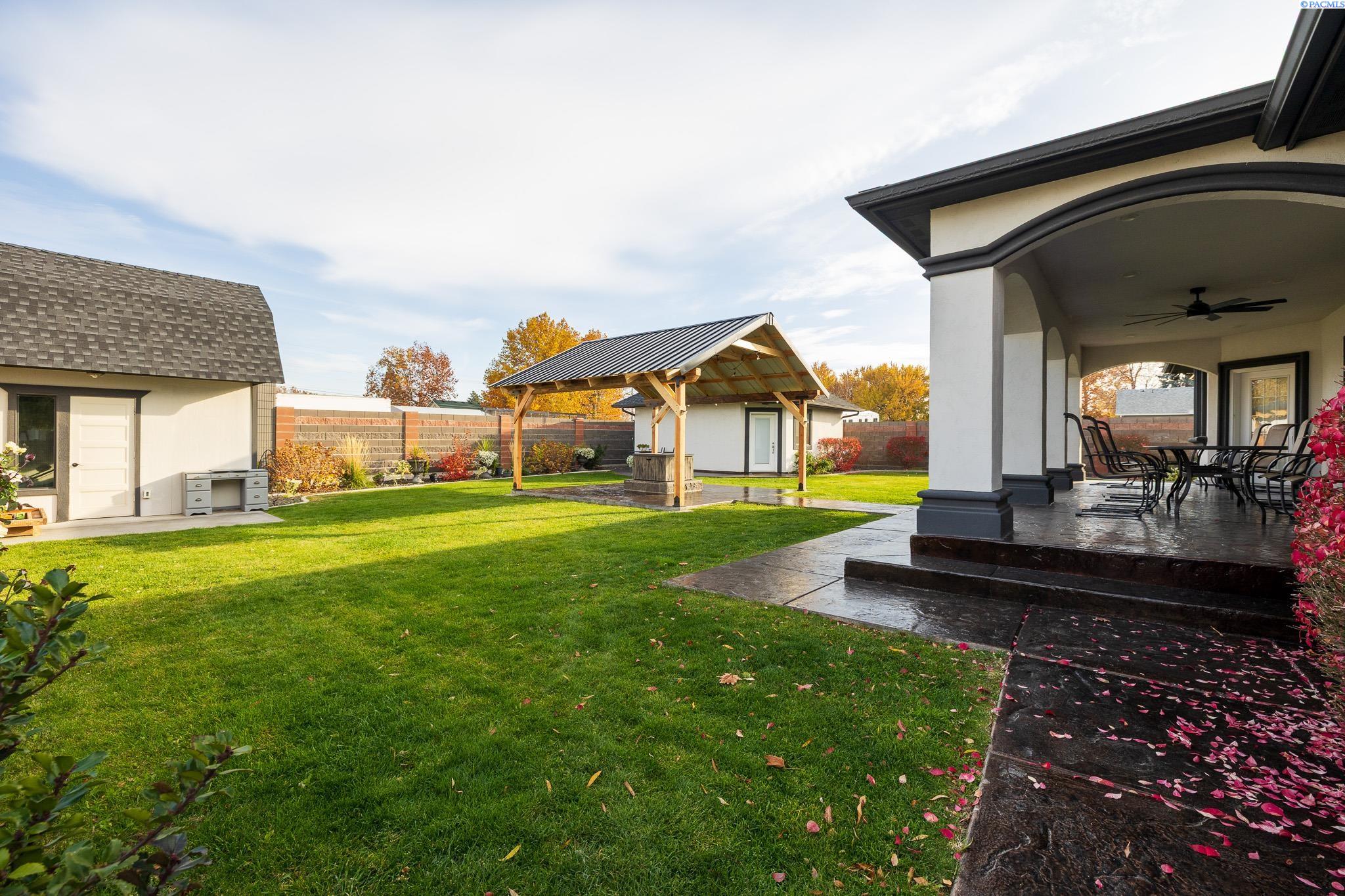 Kennewick, Washington, 99336, United States, 7 Bedrooms Bedrooms, ,7 BathroomsBathrooms,Residential,For Sale,1990805