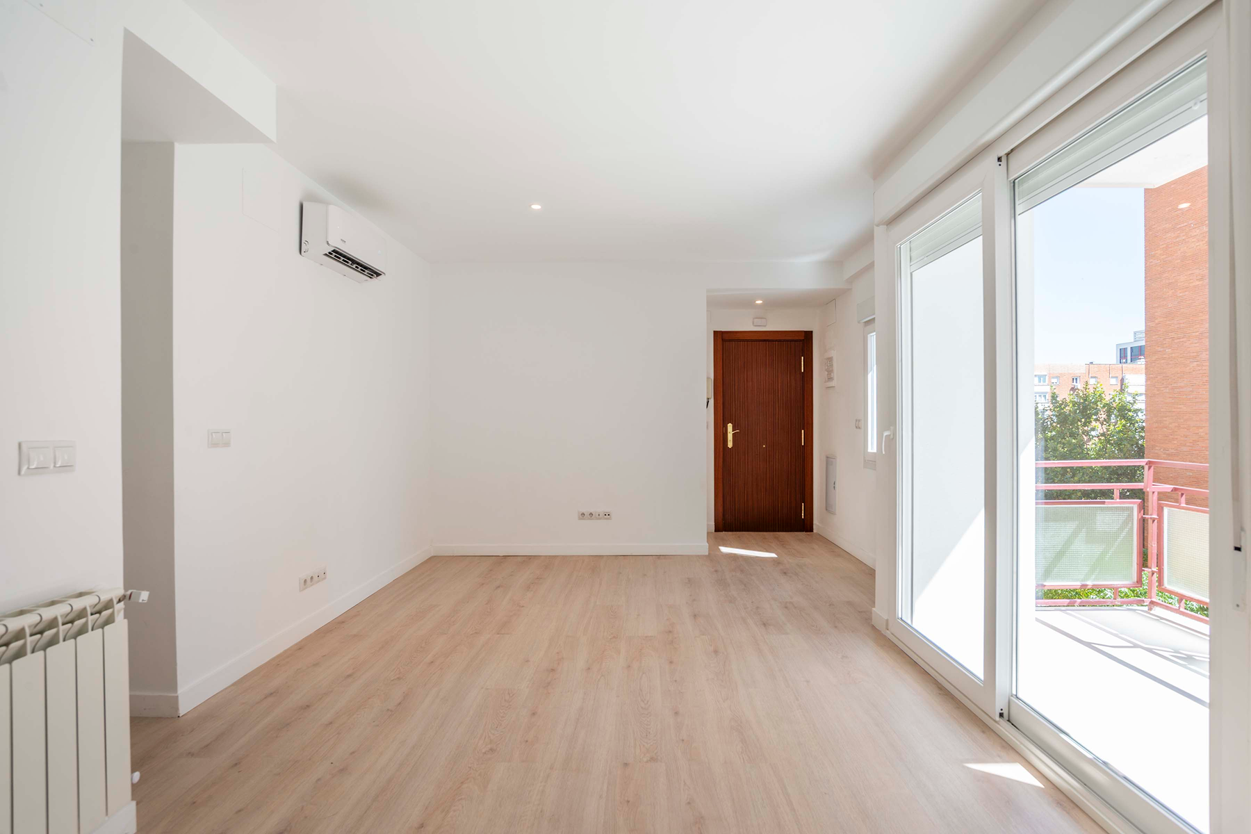  2-bedroom flat with small terrace, renovated and ready to move in - 物件實景