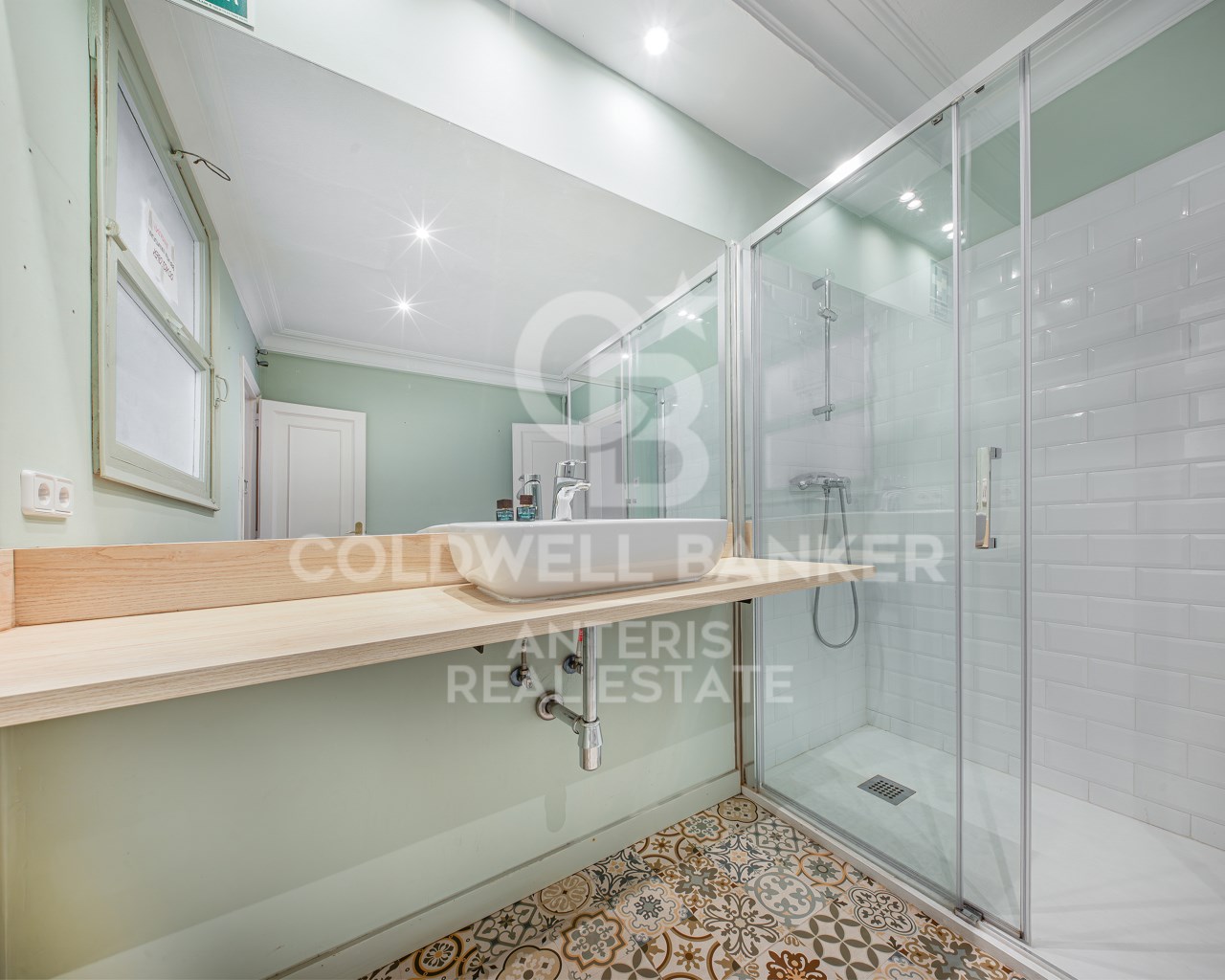 Barcelona, Catalonia, ES, 6 Bedrooms Bedrooms, ,3 BathroomsBathrooms,Residential,For Sale,1907605