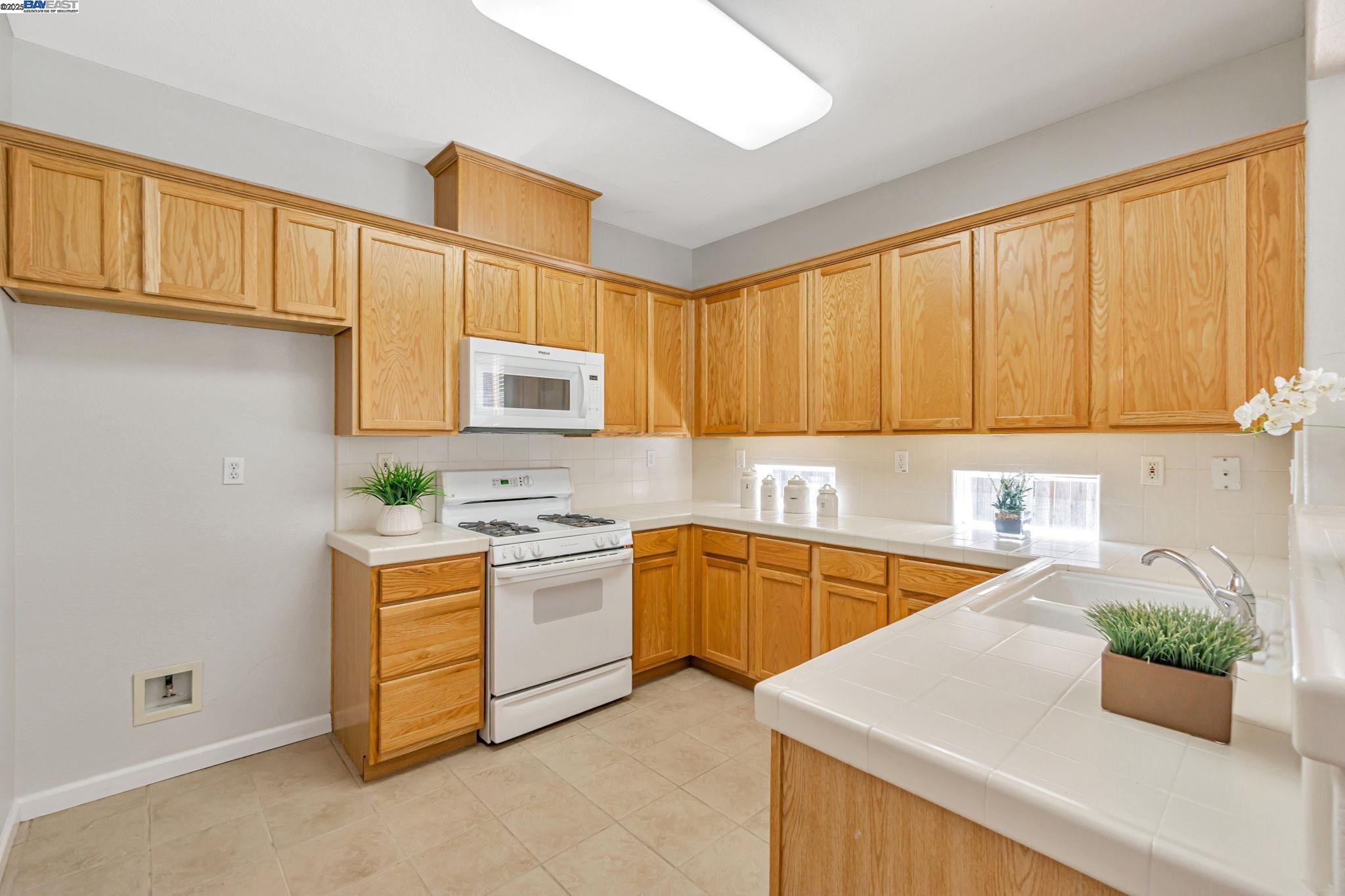 Brentwood, California, 94513, United States, 3 Bedrooms Bedrooms, ,2 BathroomsBathrooms,Residential,For Sale,1895425
