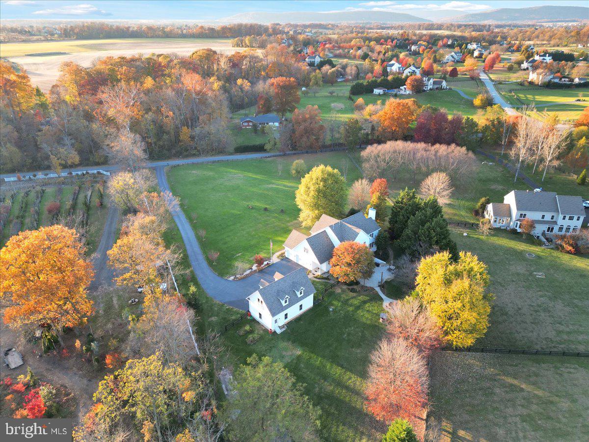 Hamilton, Virginia, 20158, United States, 4 Bedrooms Bedrooms, ,5 BathroomsBathrooms,Residential,For Sale,1987096