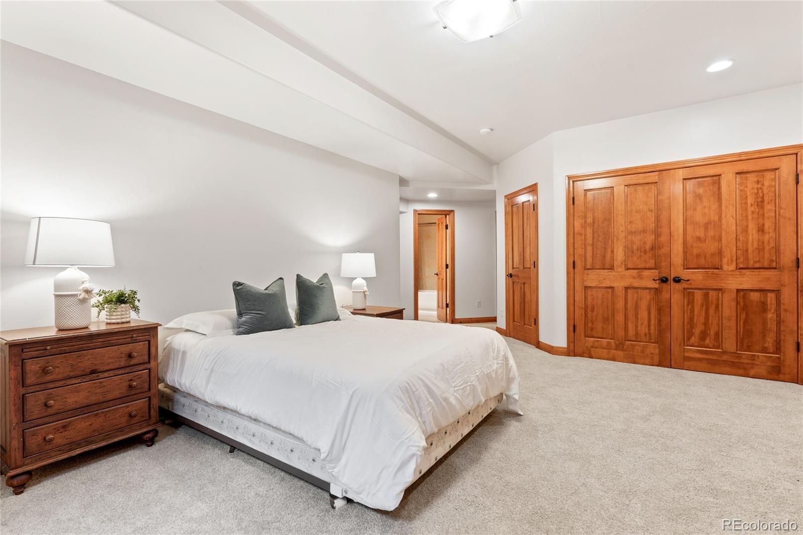 Littleton, Colorado, 80120, United States, 6 Bedrooms Bedrooms, ,7 BathroomsBathrooms,Residential,For Sale,1902050