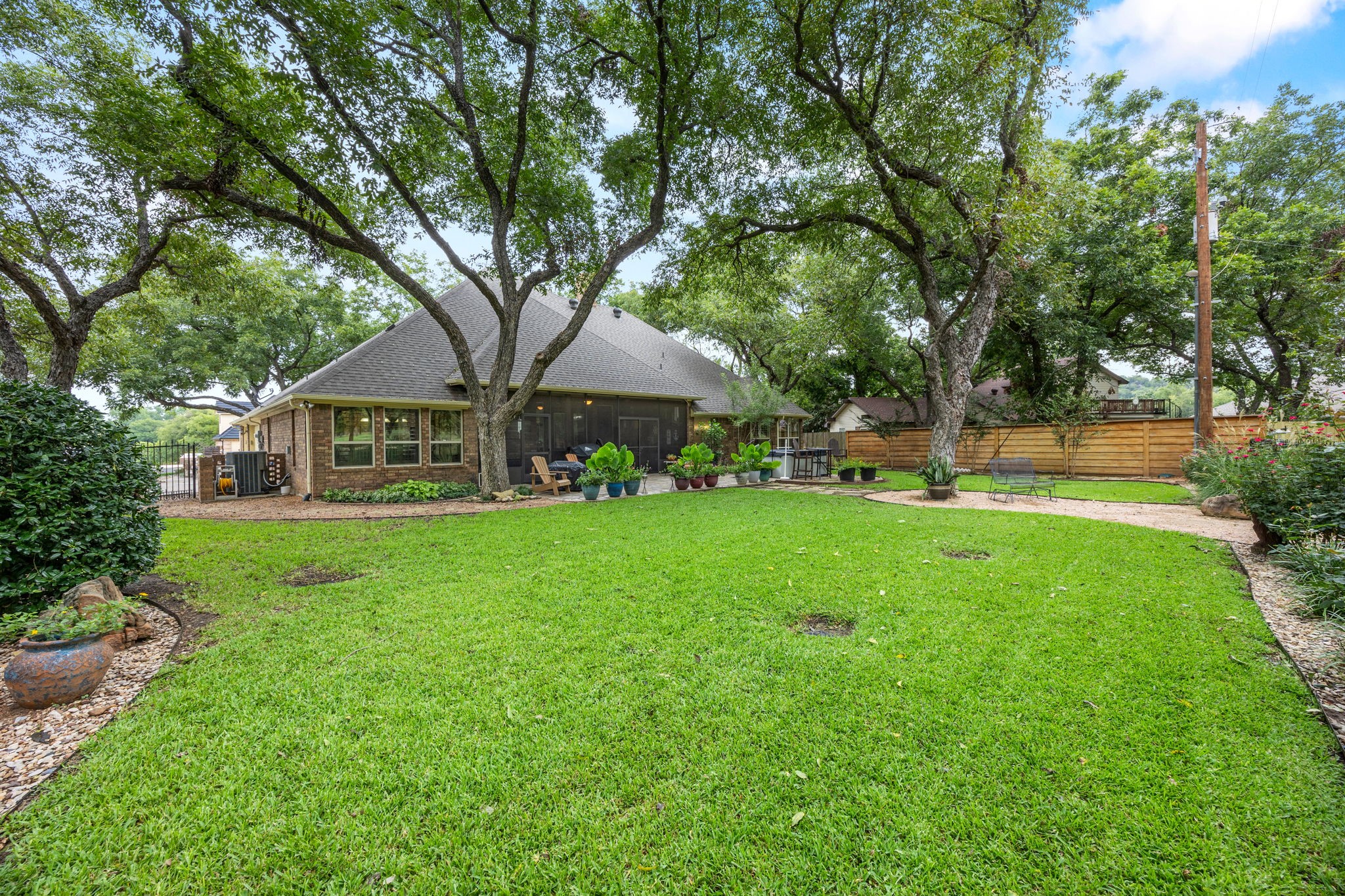 Granbury, Texas, 76049, United States, 3 Bedrooms Bedrooms, ,3 BathroomsBathrooms,Residential,For Sale,1927180
