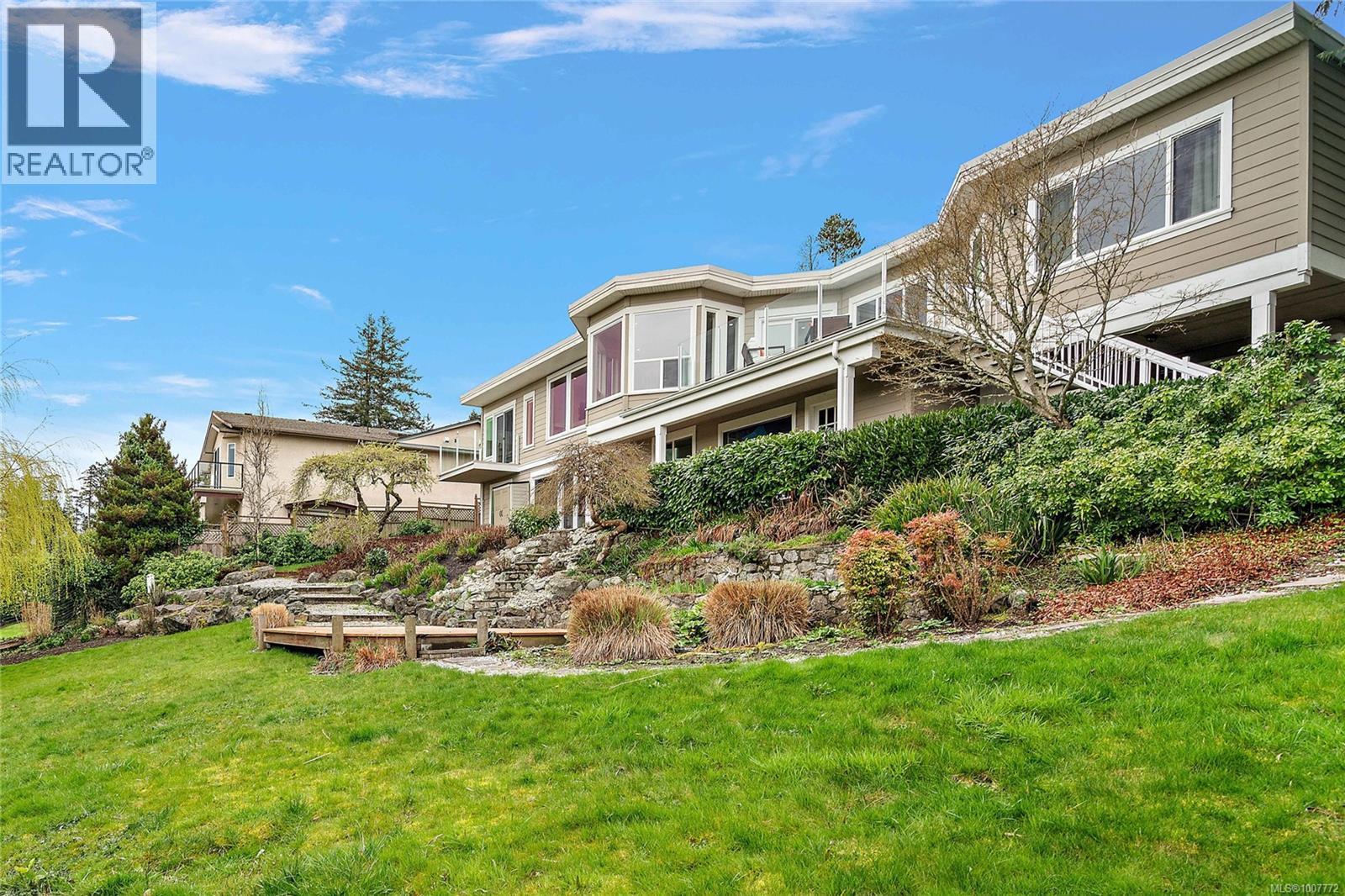 SAANICH, British Columbia, V8Y 2G1, CA, 4 Bedrooms Bedrooms, ,3 BathroomsBathrooms,Residential,For Sale,1906364