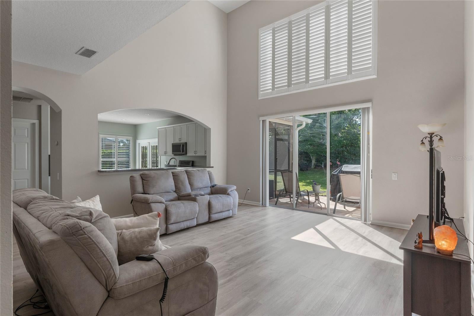 OVIEDO, Florida, 32765, United States, 5 Bedrooms Bedrooms, ,4 BathroomsBathrooms,Residential,For Sale,1980117