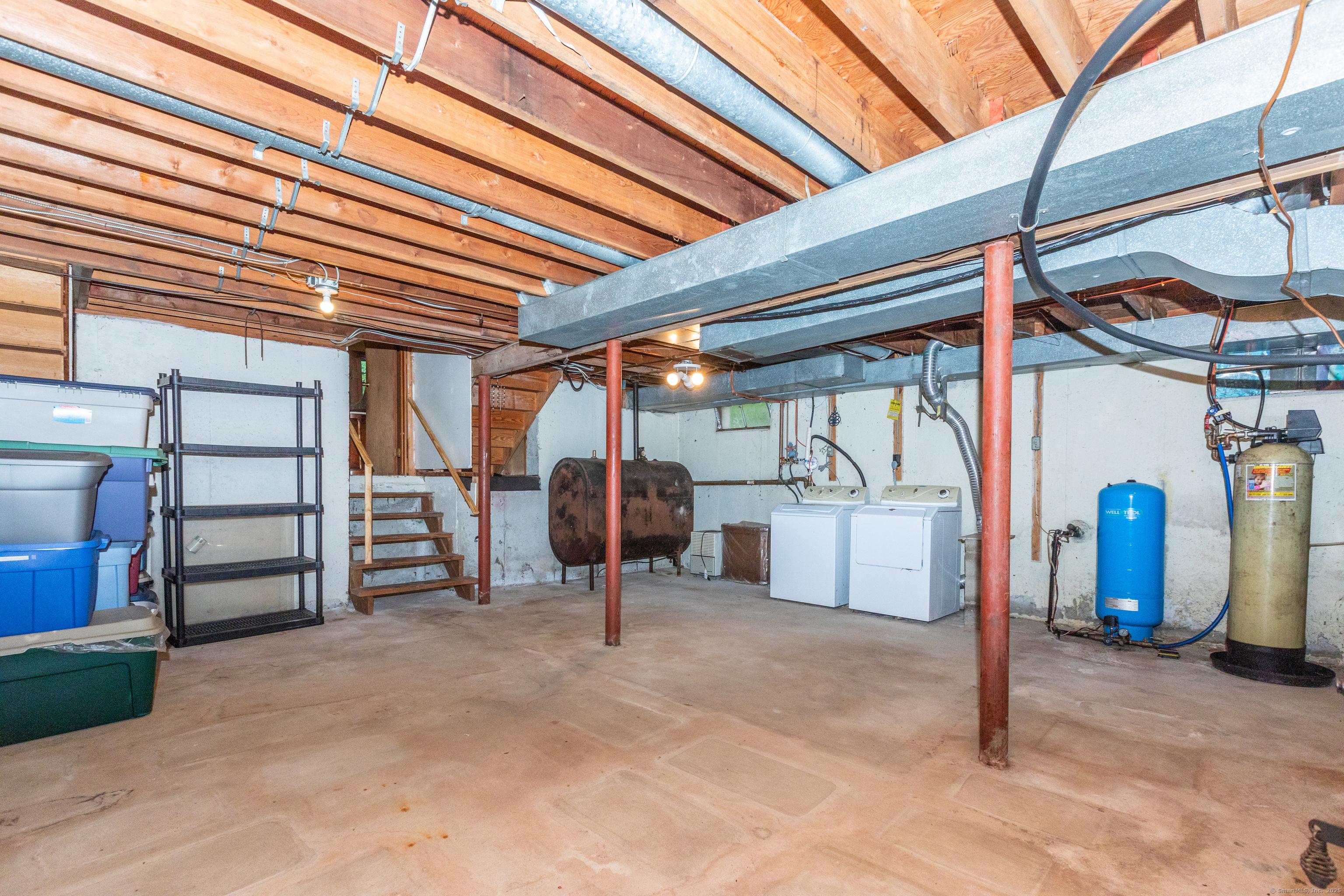 Oxford, Connecticut, 06478, United States, 3 Bedrooms Bedrooms, ,2 BathroomsBathrooms,Residential,For Sale,1915972
