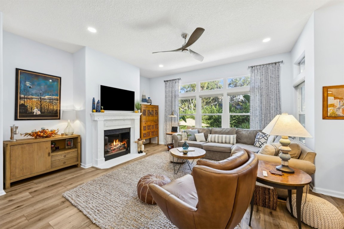 Fernandina Beach, Florida, 32034, United States, 4 Bedrooms Bedrooms, ,3 BathroomsBathrooms,Residential,For Sale,1986471