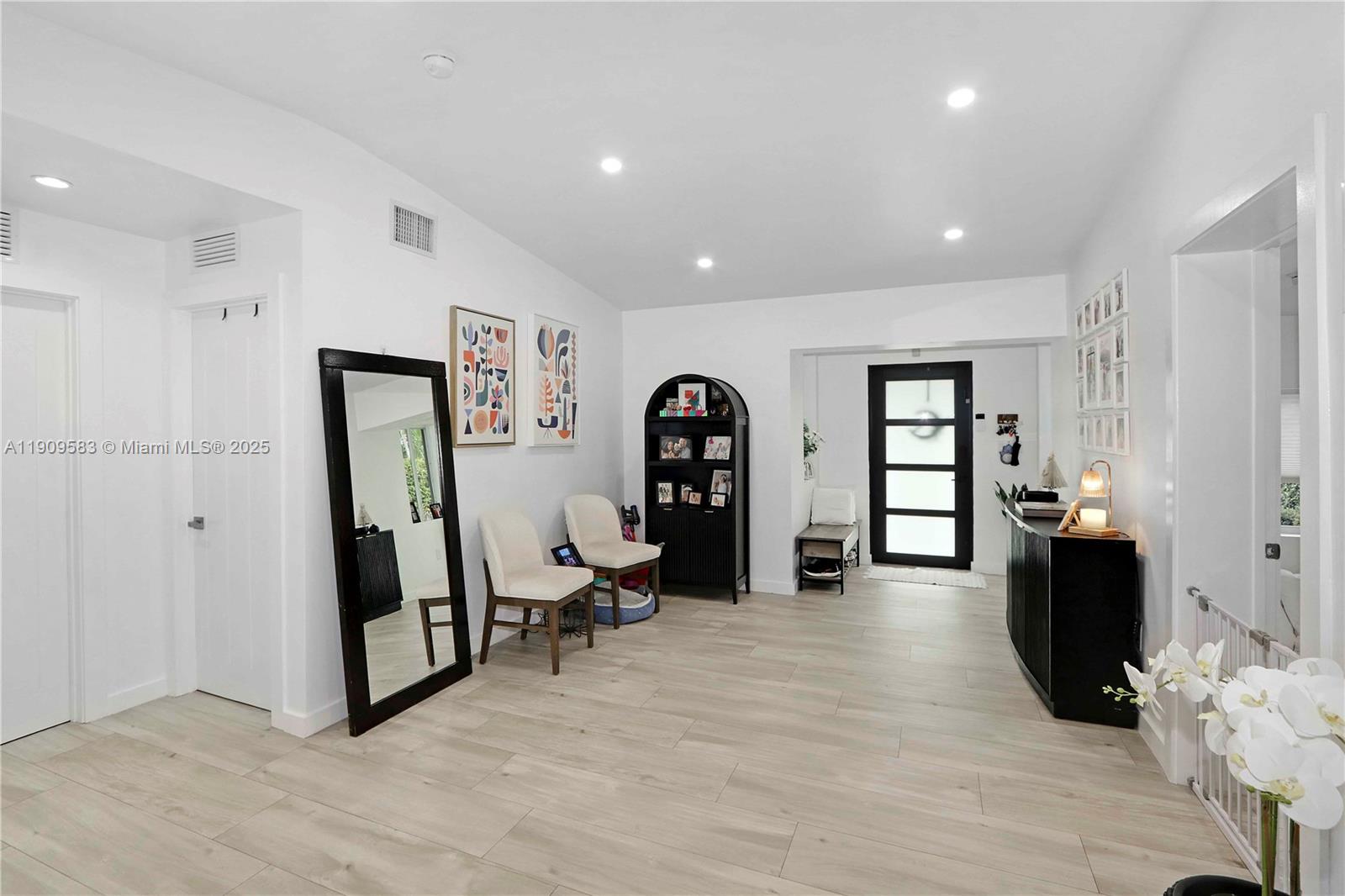 Miami, Florida, 33155, United States, 4 Bedrooms Bedrooms, ,4 BathroomsBathrooms,Residential,For Sale,1987905