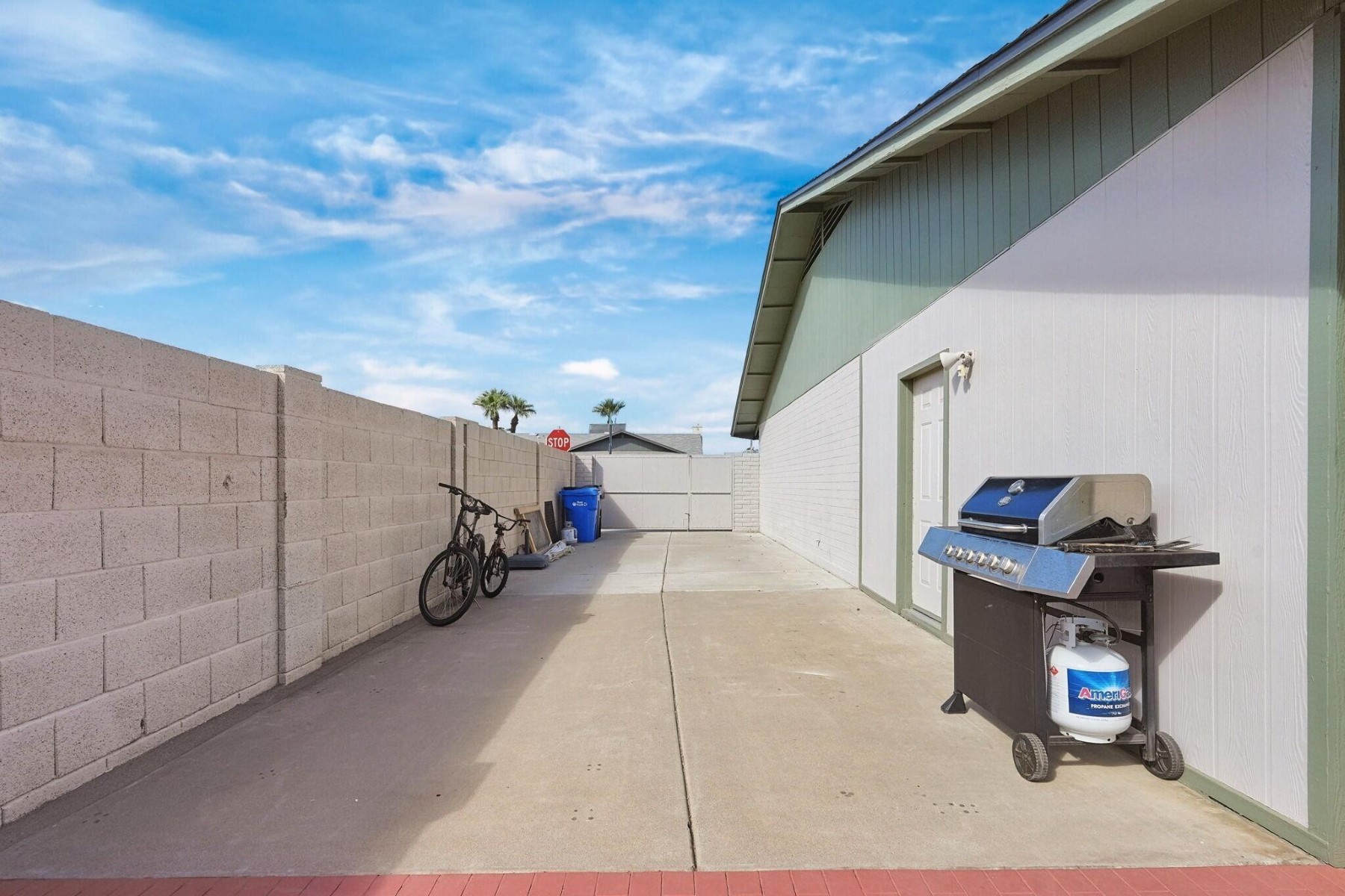  301 E Helena Drive  Phoenix, AZ - 物件實景