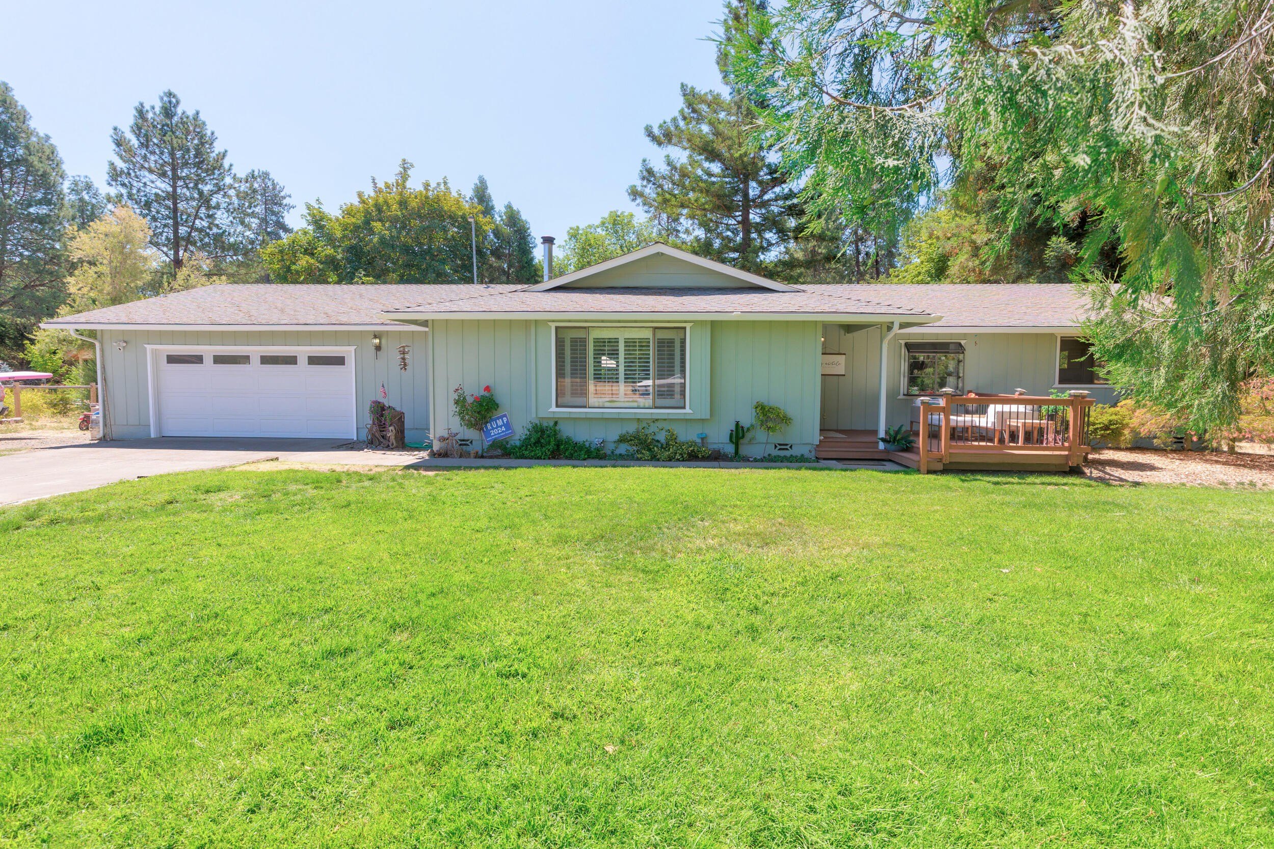 Grants Pass, Oregon, 97527, United States, 3 Bedrooms Bedrooms, ,3 BathroomsBathrooms,Residential,For Sale,1928717