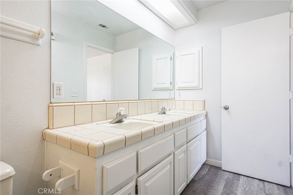Apple Valley, California, 92308, United States, 4 Bedrooms Bedrooms, ,3 BathroomsBathrooms,Residential,For Sale,2038971