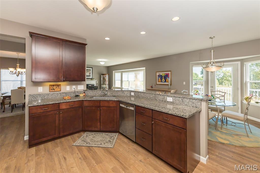 Mehlville, Missouri, 63128, United States, 3 Bedrooms Bedrooms, ,3 BathroomsBathrooms,Residential,For Sale,1966938