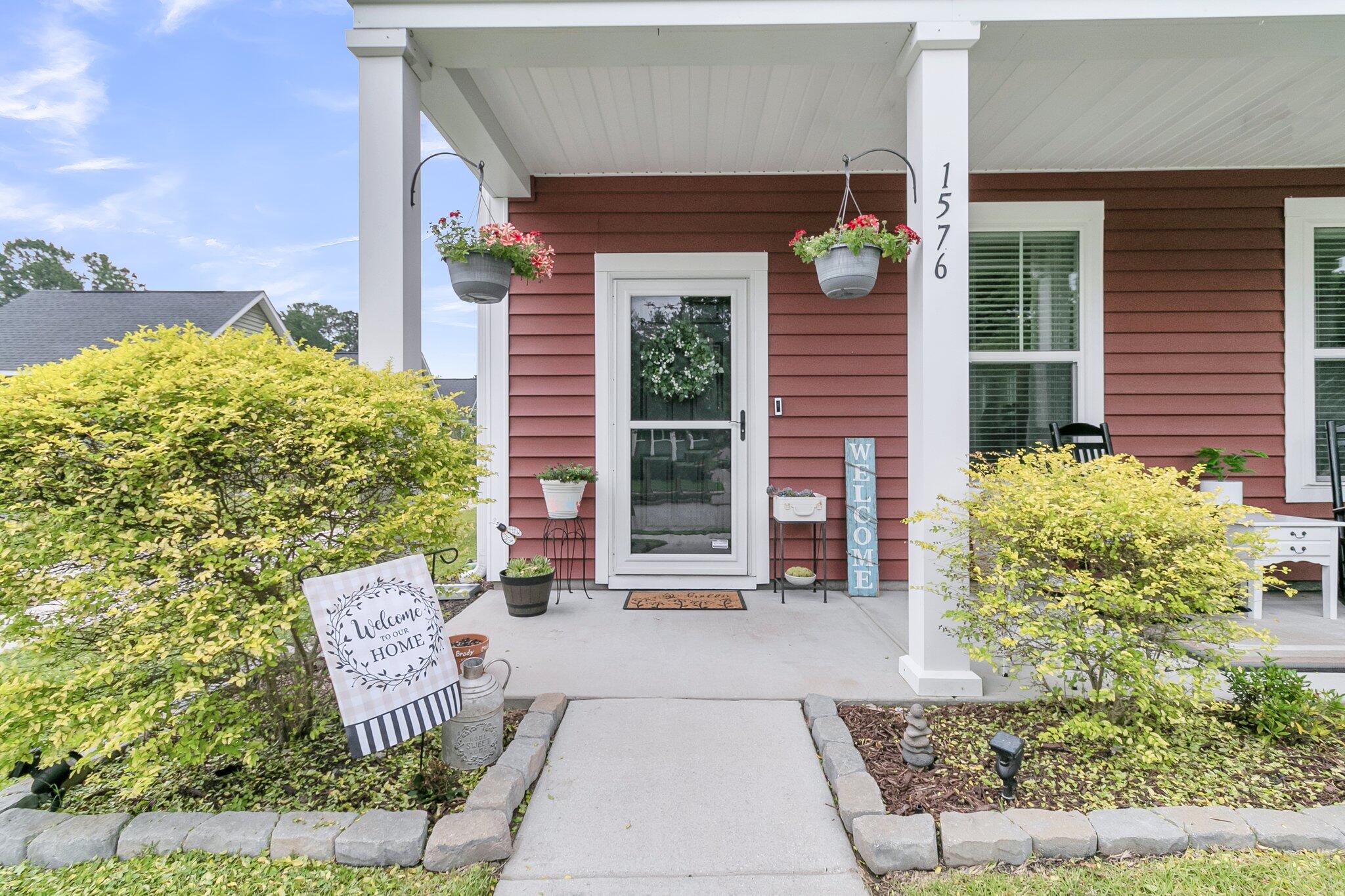 Charleston, South Carolina, 29414, United States, 4 Bedrooms Bedrooms, ,3 BathroomsBathrooms,Residential,For Sale,1979089