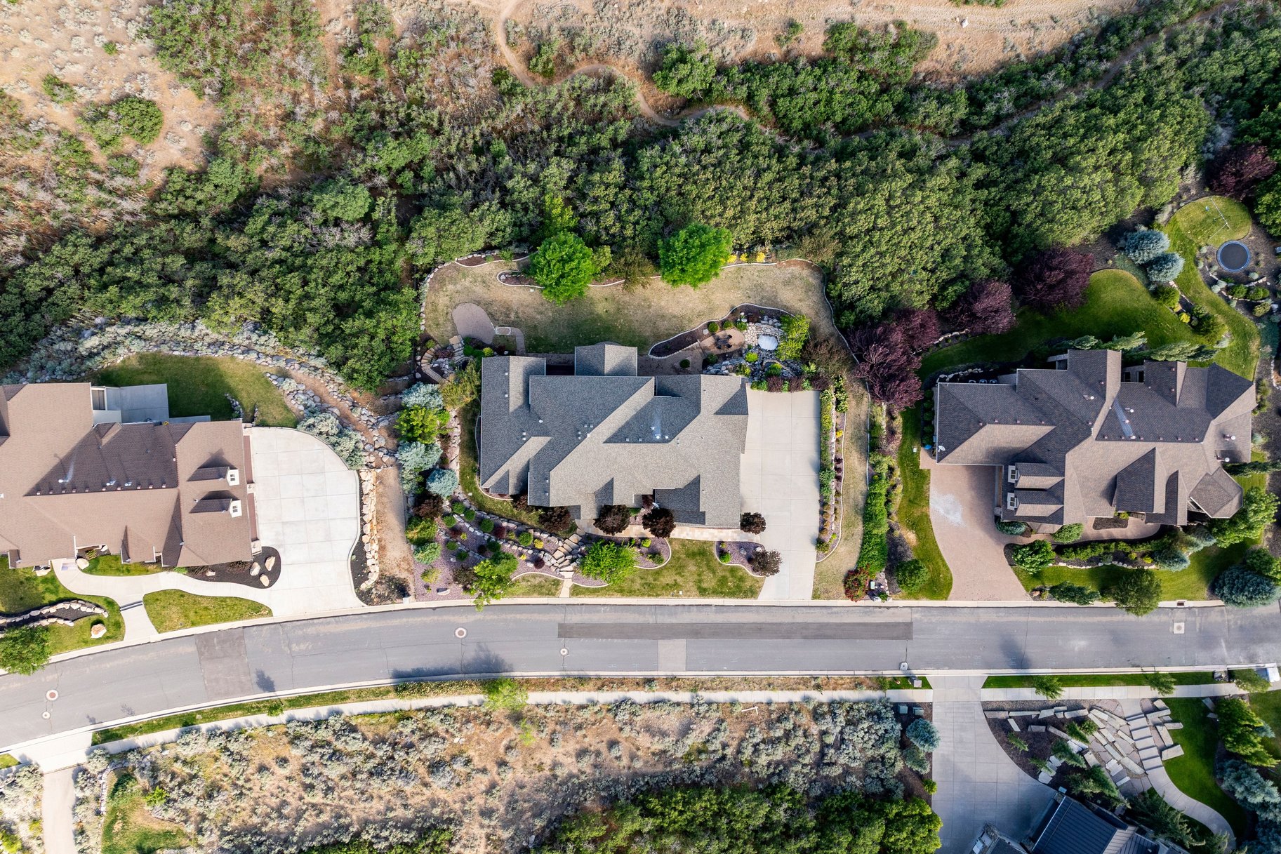  Mountain Views, Trail Access & Luxury East Bench Living - 物件實景