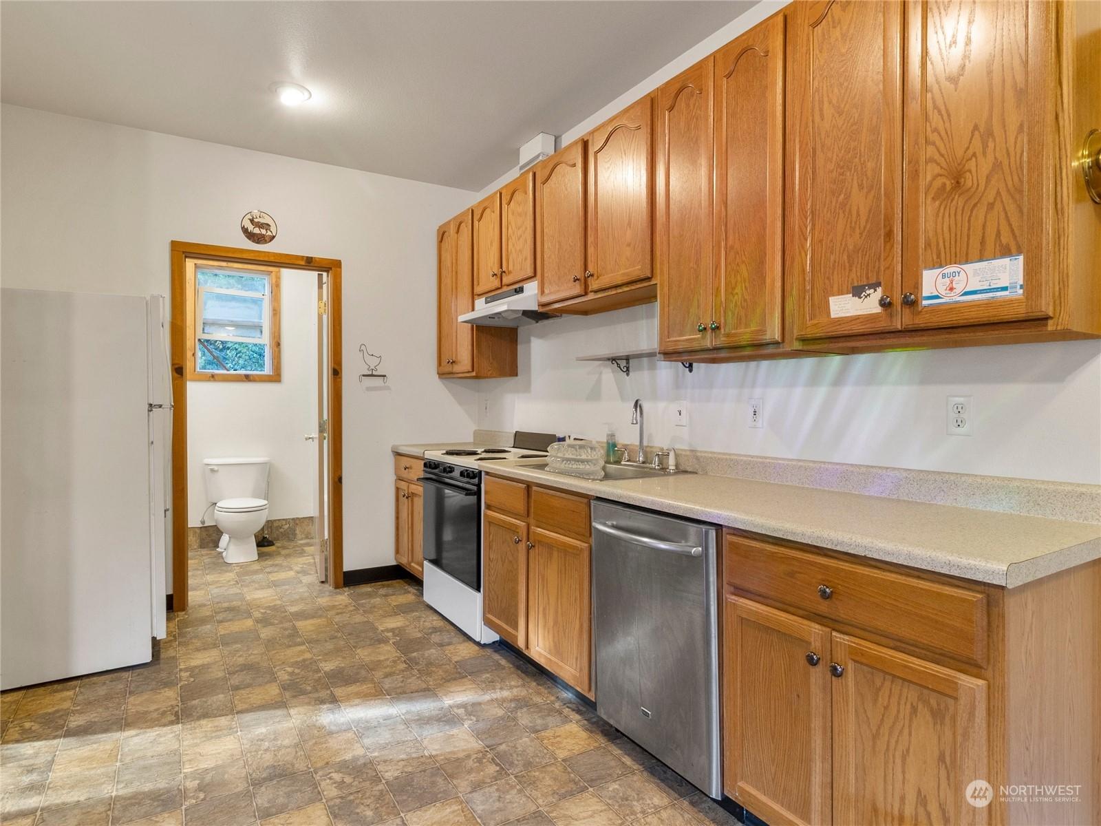 LONG BEACH, Washington, 98624, United States, 3 Bedrooms Bedrooms, ,4 BathroomsBathrooms,Residential,For Sale,1827835