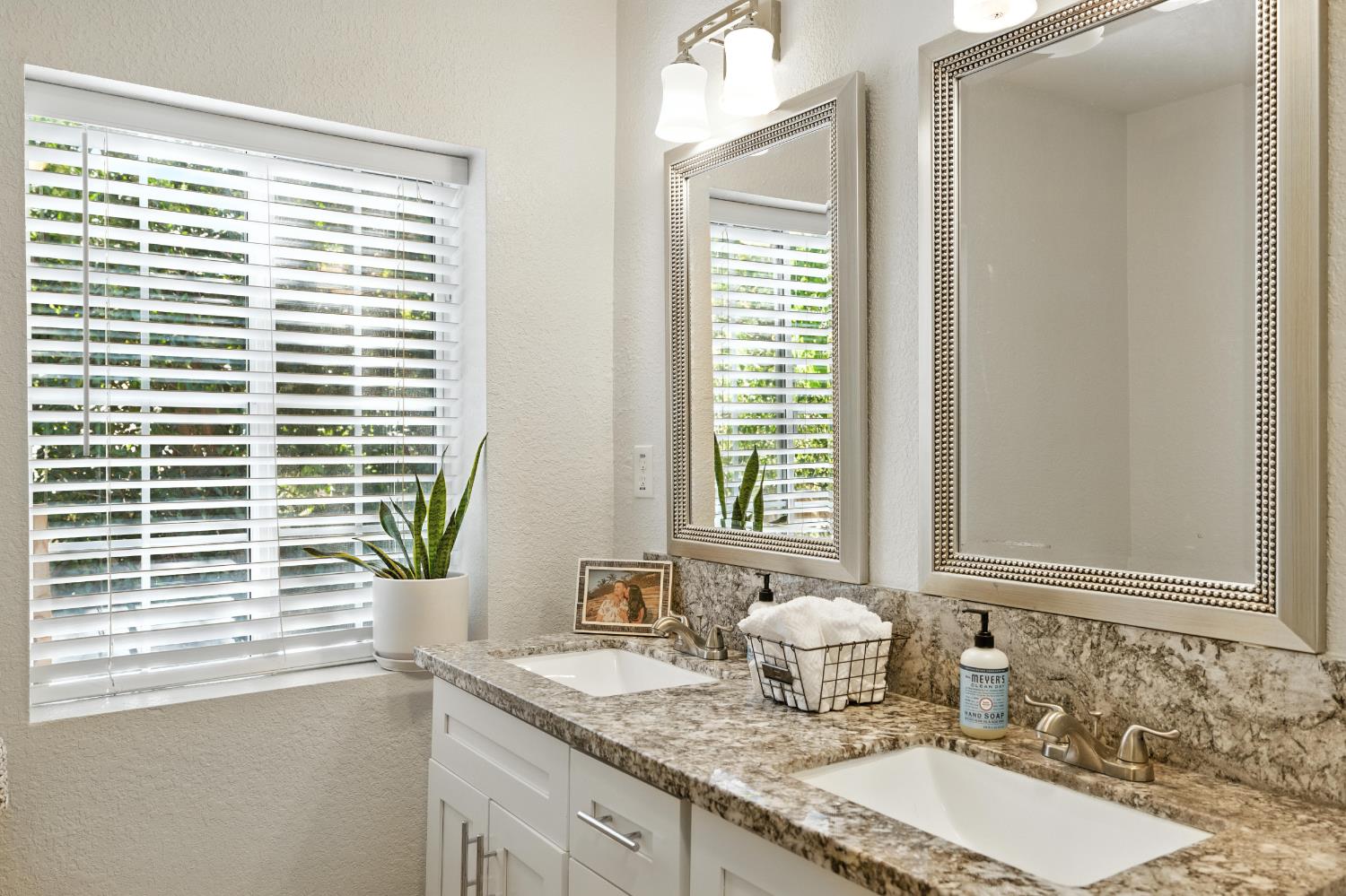 Fair Oaks, California, 95628, United States, 3 Bedrooms Bedrooms, ,2 BathroomsBathrooms,Residential,For Sale,1891420