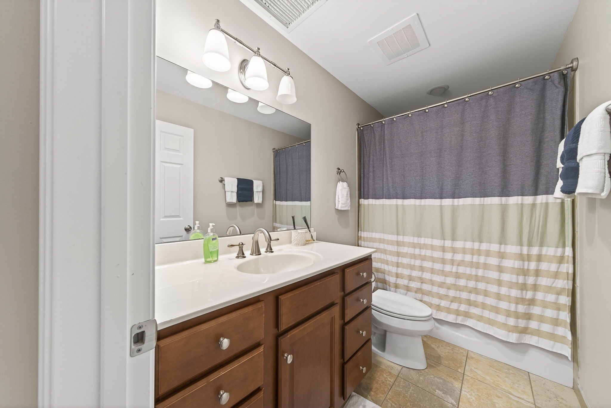 Lancaster, Tennessee, 38569, United States, 3 Bedrooms Bedrooms, ,2 BathroomsBathrooms,Residential,For Sale,2008994